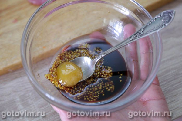 Стейк из свинины в мультиварке в маринаде из соевого соуса, горчицы и меда