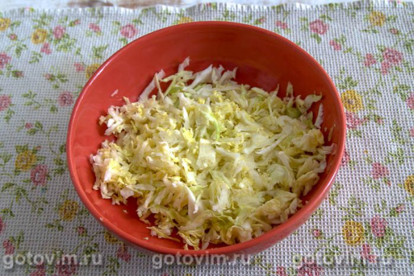 Салат из молодой капусты и огурцов с куркумой (для шашлыка и гриля)