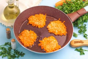 Постные морковные оладьи Постные морковные оладьи