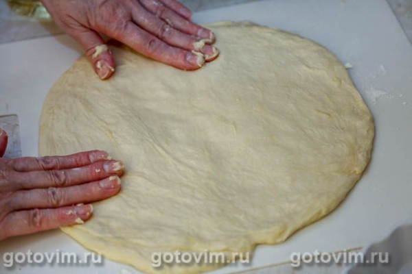 Осетинский пирог с курицей и рассольным сыром