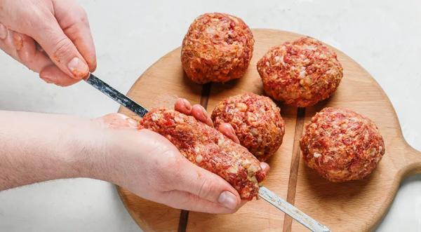 Люля-кебаб из говядины на мангале, пошаговый рецепт с фото на 1063 ккал