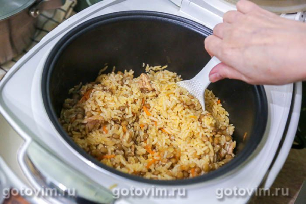 Плов с курицей, рисом с чечевицей  в мультиварке