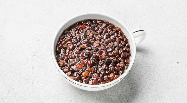 Настойка на кедровых орешках на самогоне, пошаговый рецепт с фото на 135 ккал