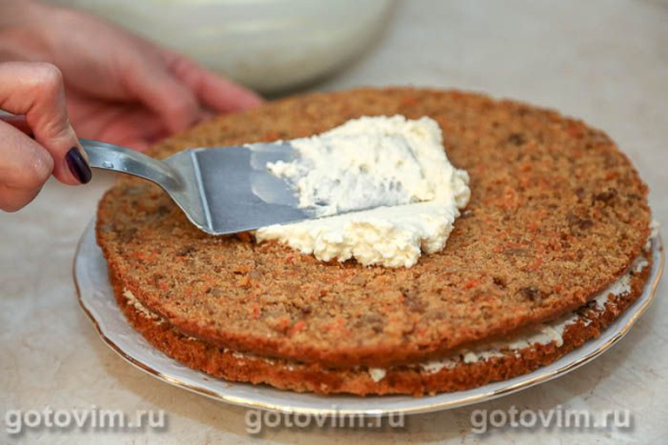 Морковный торт с кремом из сливочного сыра