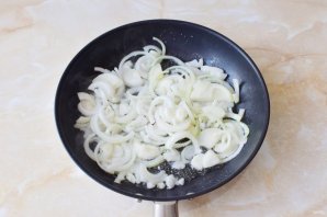 Шампиньоны с луком