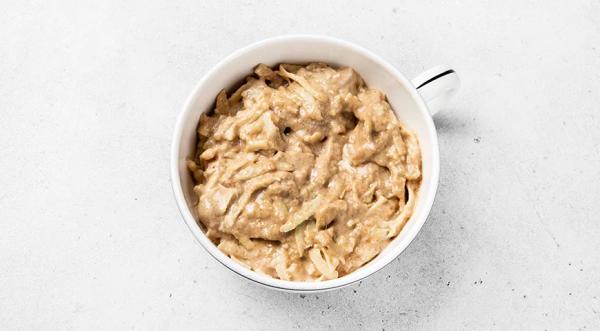 Кекс в микроволновке с яблоком, пошаговый рецепт с фото на 459 ккал