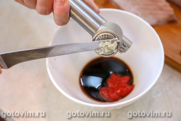 Рулет из скумбрии в духовке