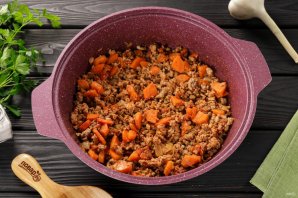 Тушеная картошка с фаршем