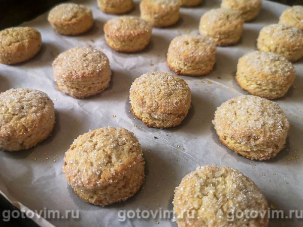 Печенье на желтках с арахисом и кунжутом 