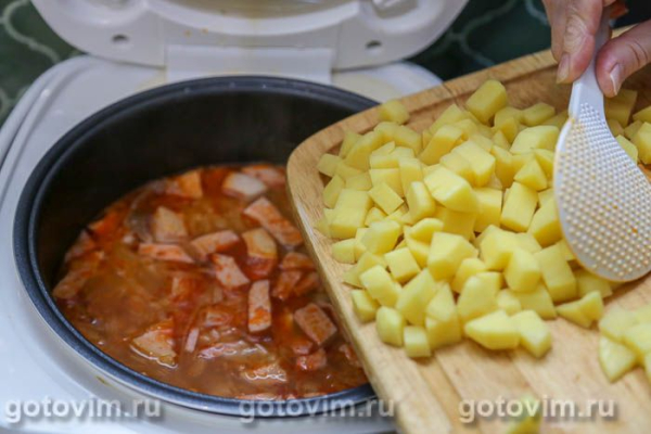 Мясная солянка с квашеной капустой в мультиварке