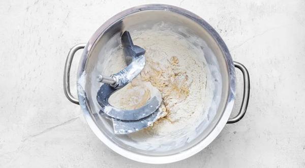 Булочка &laquo;Косичка&raquo;, пошаговый рецепт с фото на 826 ккал