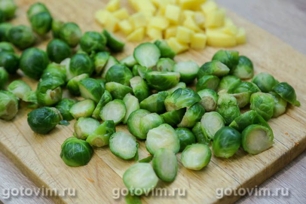 Суп с брюссельской капустой на мясном бульоне в мультиварке 