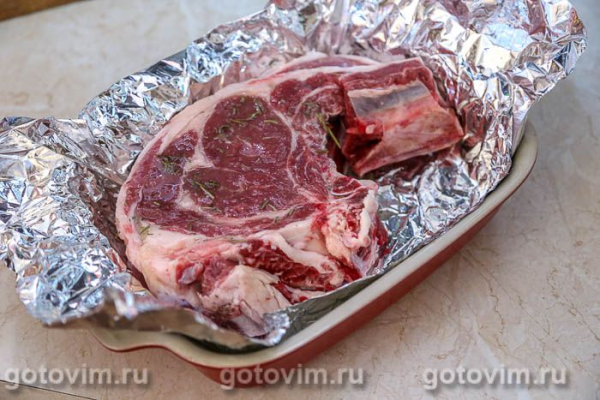 Говядина в фольге, запеченная в духовке