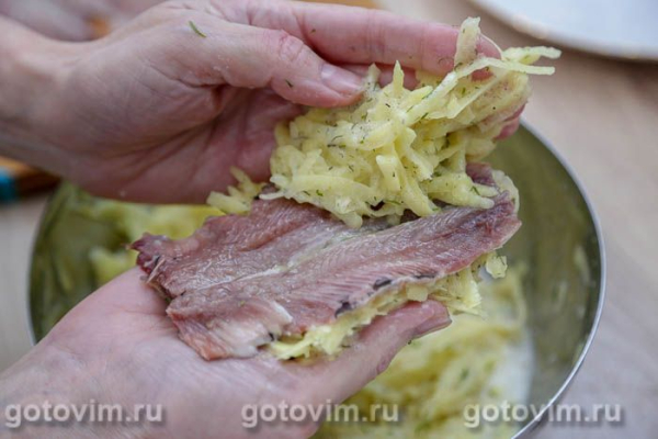 Филе иваси в картофельной шубке (в мультиварке)