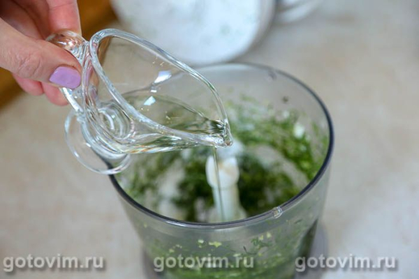 Кефаль в духовке, запеченная в рукаве с укропным маслом