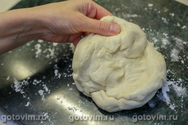 Пицца со спаржей, чесноком и сыром моцарелла 