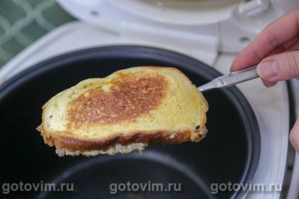 Горячие бутерброды с мясным фаршем в мультиварке