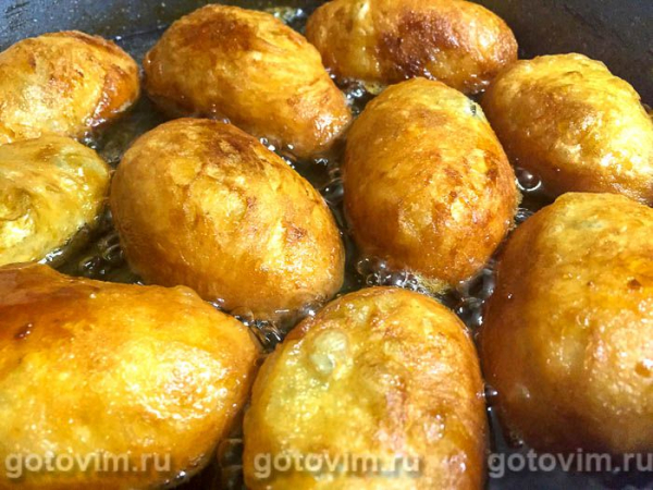 Пирожки со щавелем, жаренные на сковородке