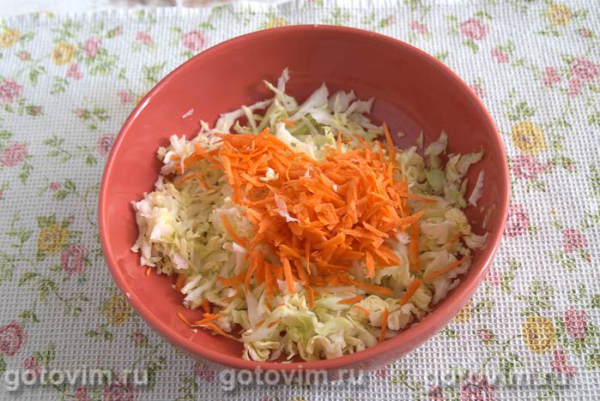 Салат из молодой капусты и огурцов с куркумой (для шашлыка и гриля)