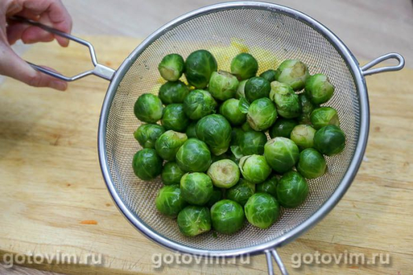 Суп с брюссельской капустой на мясном бульоне в мультиварке 