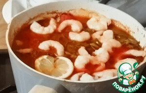 Стью с копчёными креветками, картофелем, шпинатом