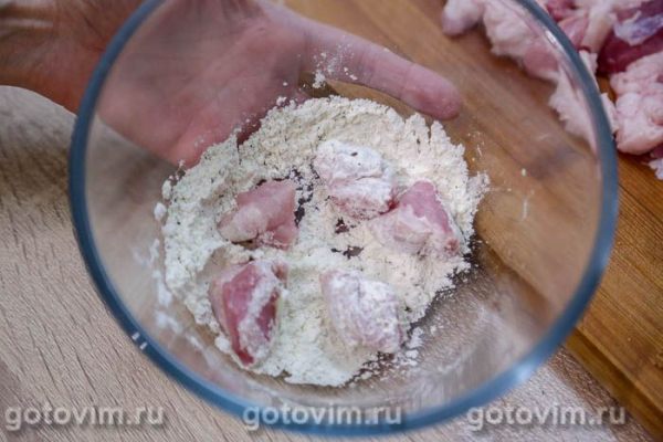 Картофель с мясом, тушённый в мультиварке