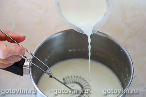 Молочный пудинг с клубникой со сливками (без яиц)