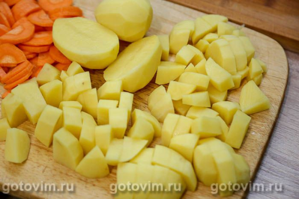 Картофель с мясом, тушённый в мультиварке