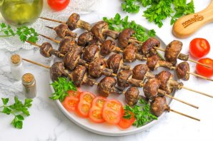 Шампиньоны на шпажках