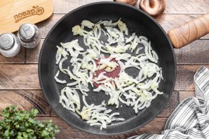 Постная пицца с грибами