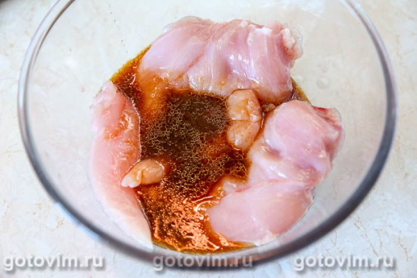 Куриная грудка на решетке гриль в маринаде с апельсином и чили