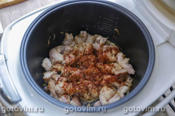 Картофель с мясом, тушённый в мультиварке