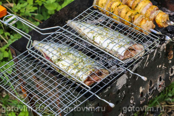 Скумбрия на решетке гриль