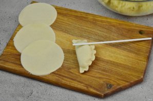 Вареники с картошкой и салом